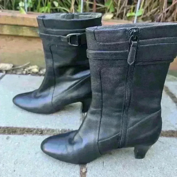 Cole haan Victorian style low heel black boots size 5.5 - Picture 3 of 6